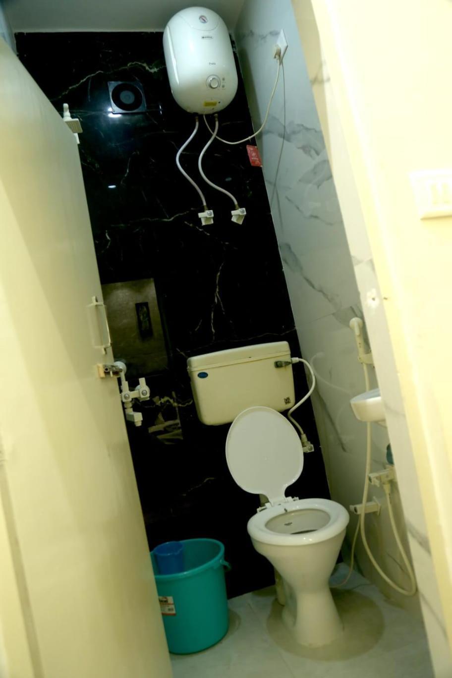 Pyrenees Homestay Agra  Exterior photo