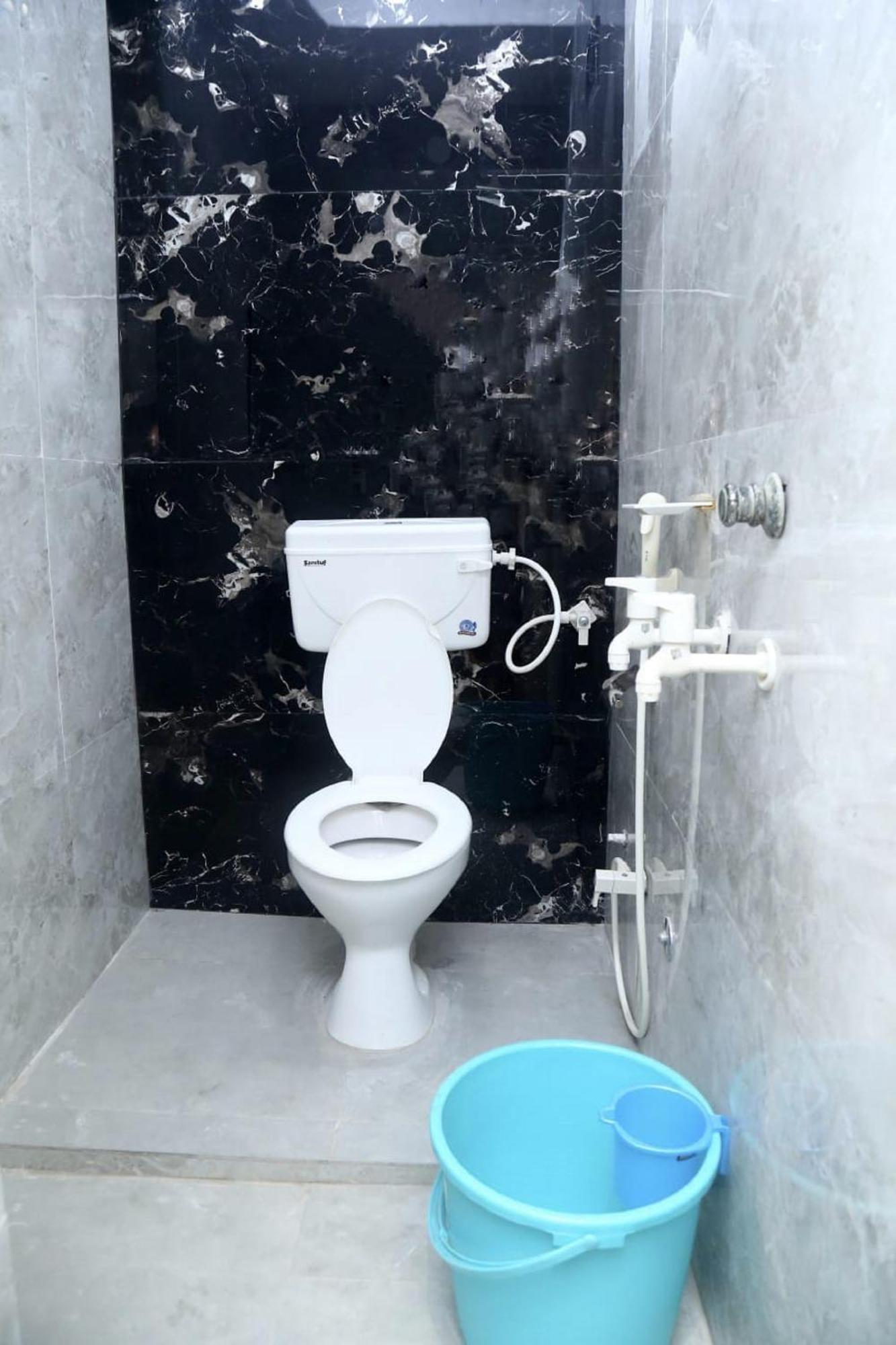 Pyrenees Homestay Agra  Exterior photo
