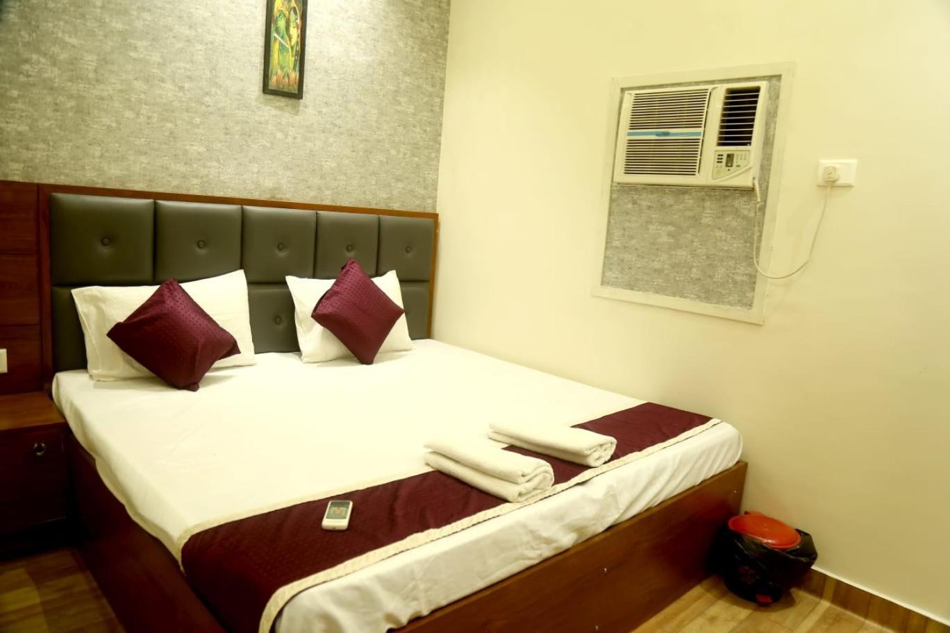 Pyrenees Homestay Agra  Exterior photo