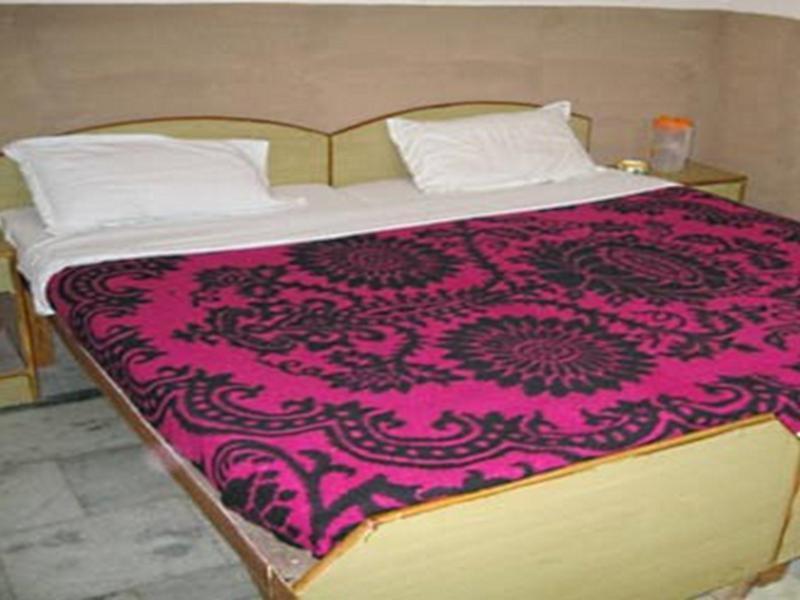 Pyrenees Homestay Agra  Exterior photo